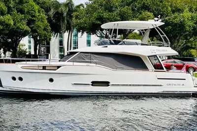 Greenline 48 Flybridge with Hardtop