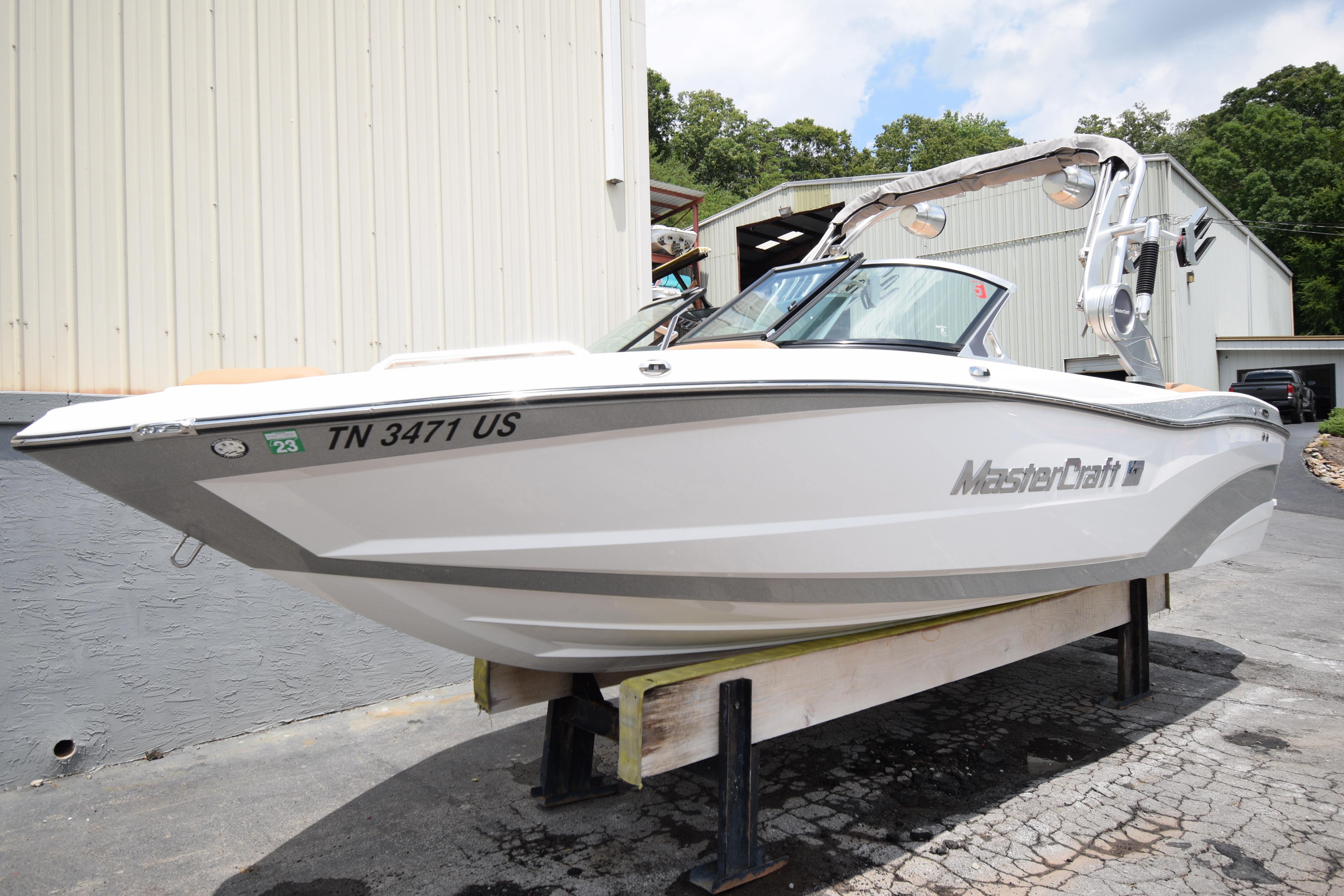 2020 MasterCraft XT21