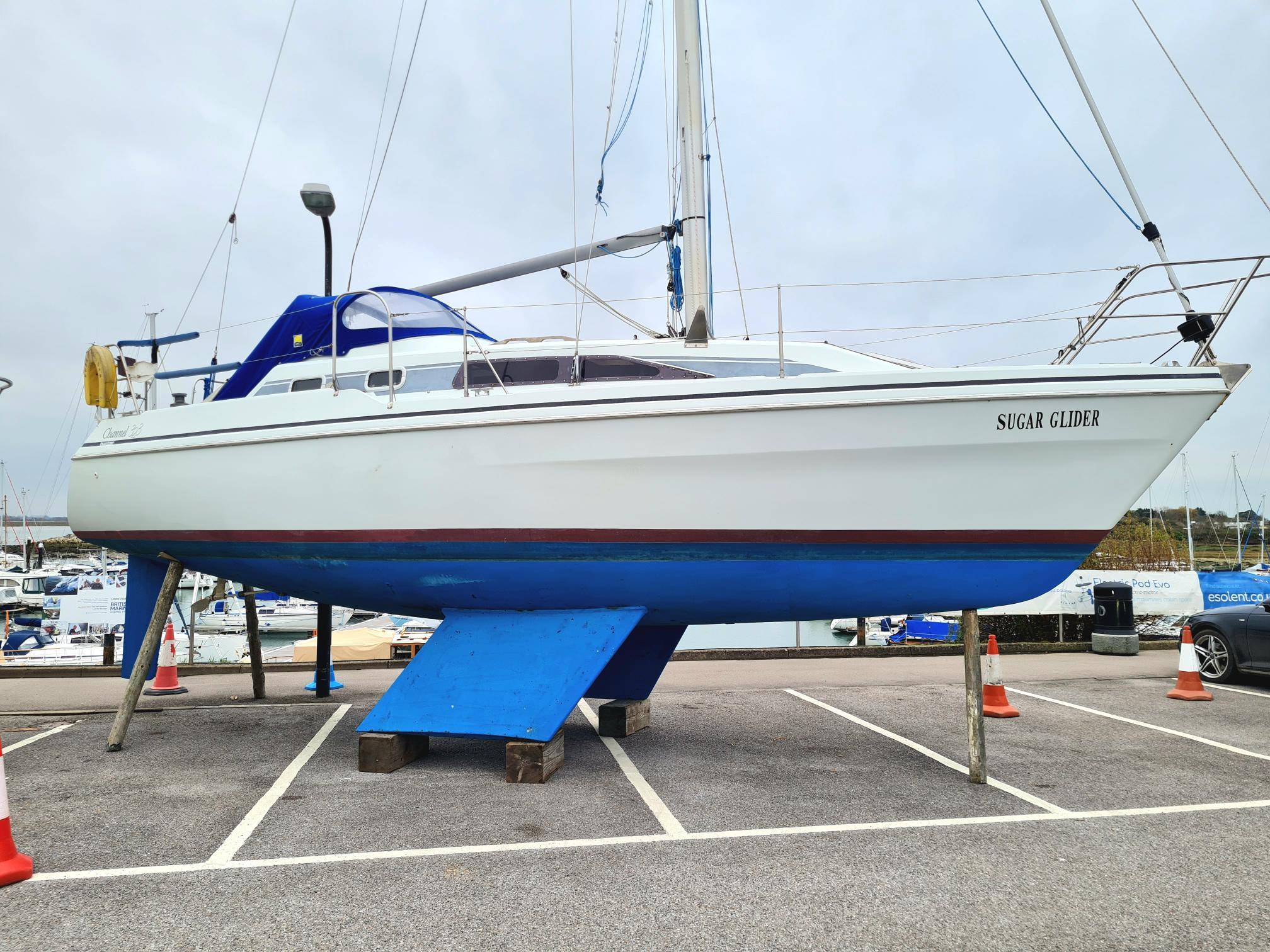 Hunter Channel 323 image