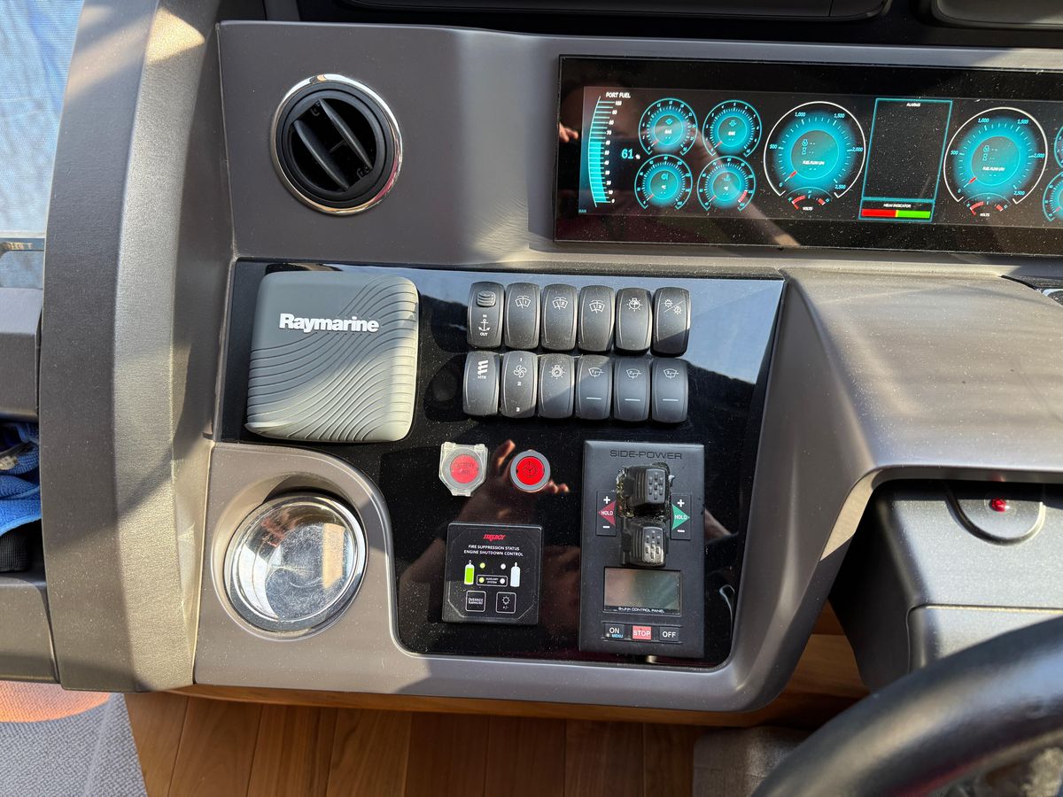 2016 Princess 69 