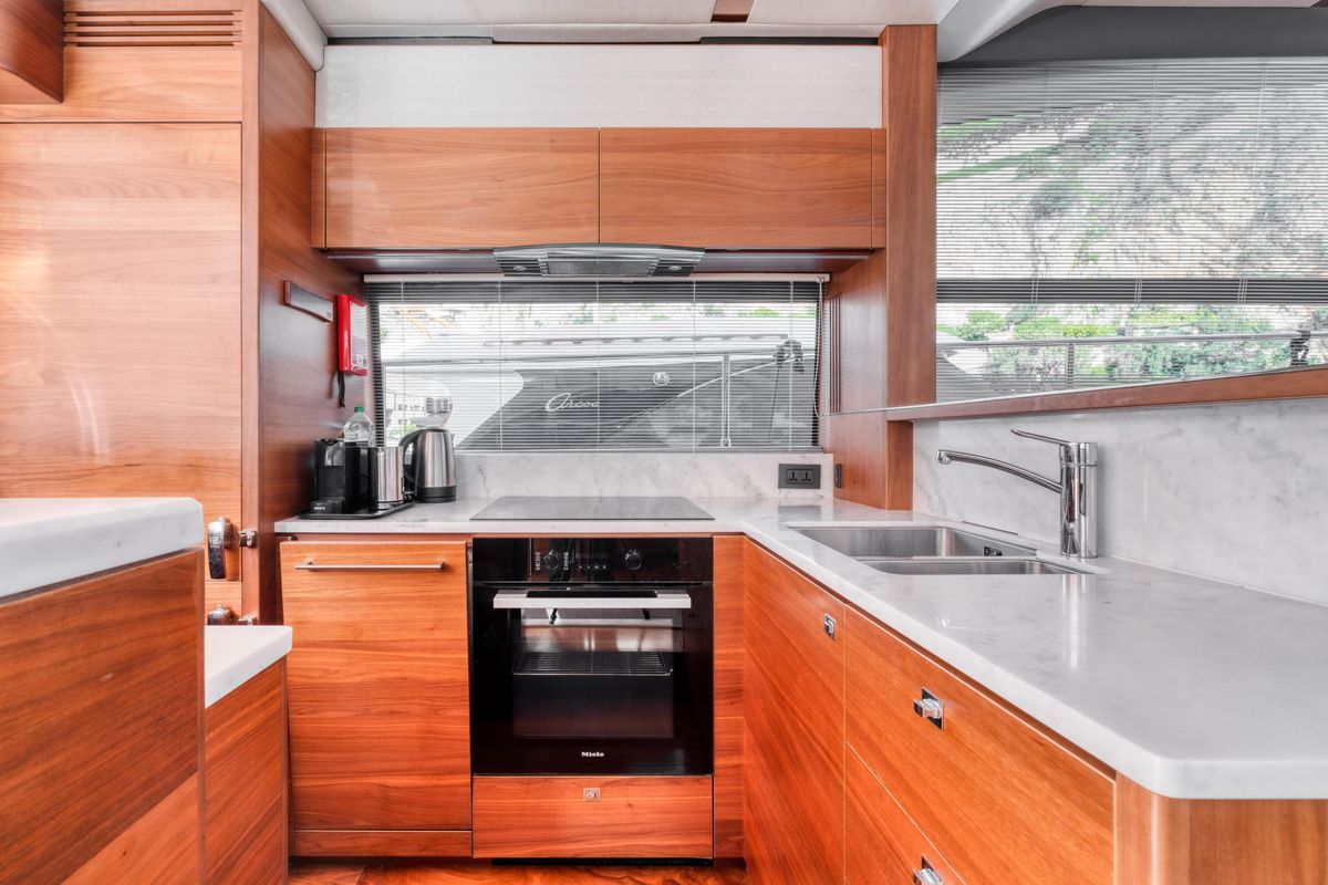 2016 Princess 69 
