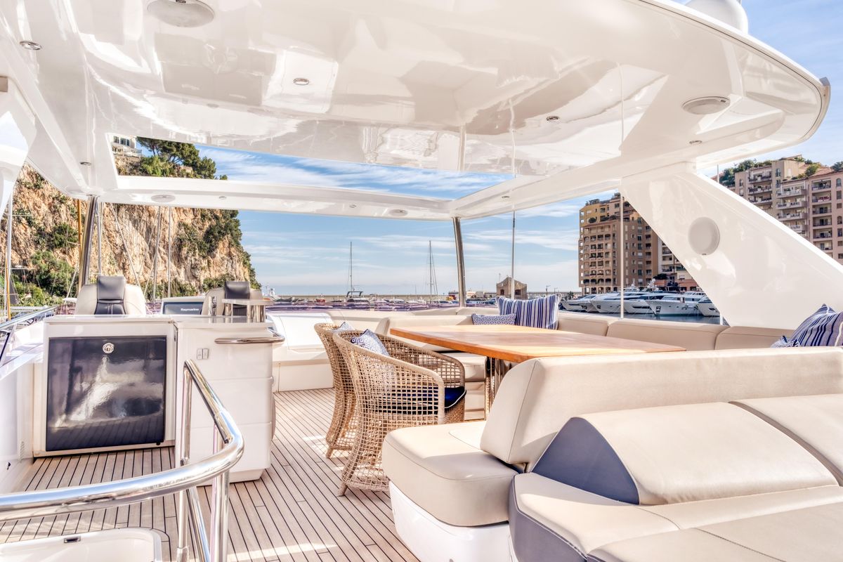 2016 Princess 69 