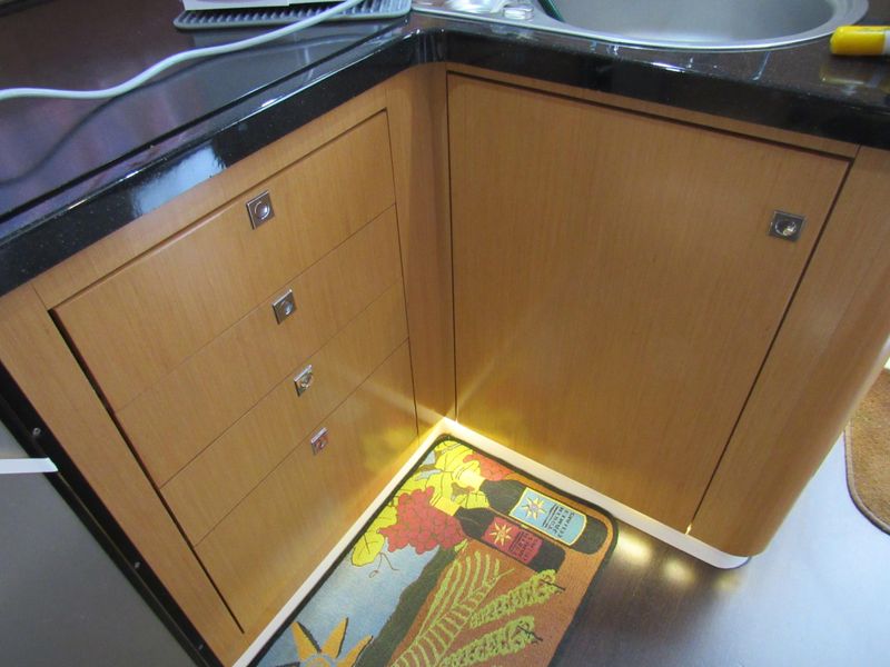 2013 Fountaine Pajot Summerland 40 Power Catamaran