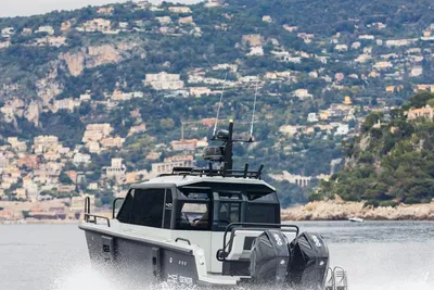 XO Boats DFNDR 8