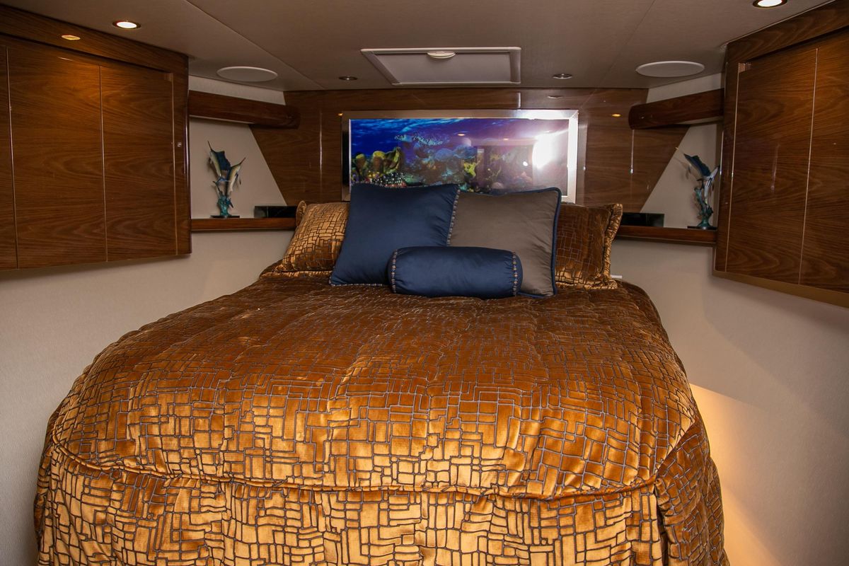 2022 Viking 54 