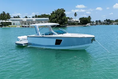 Aviara AV40 Outboard