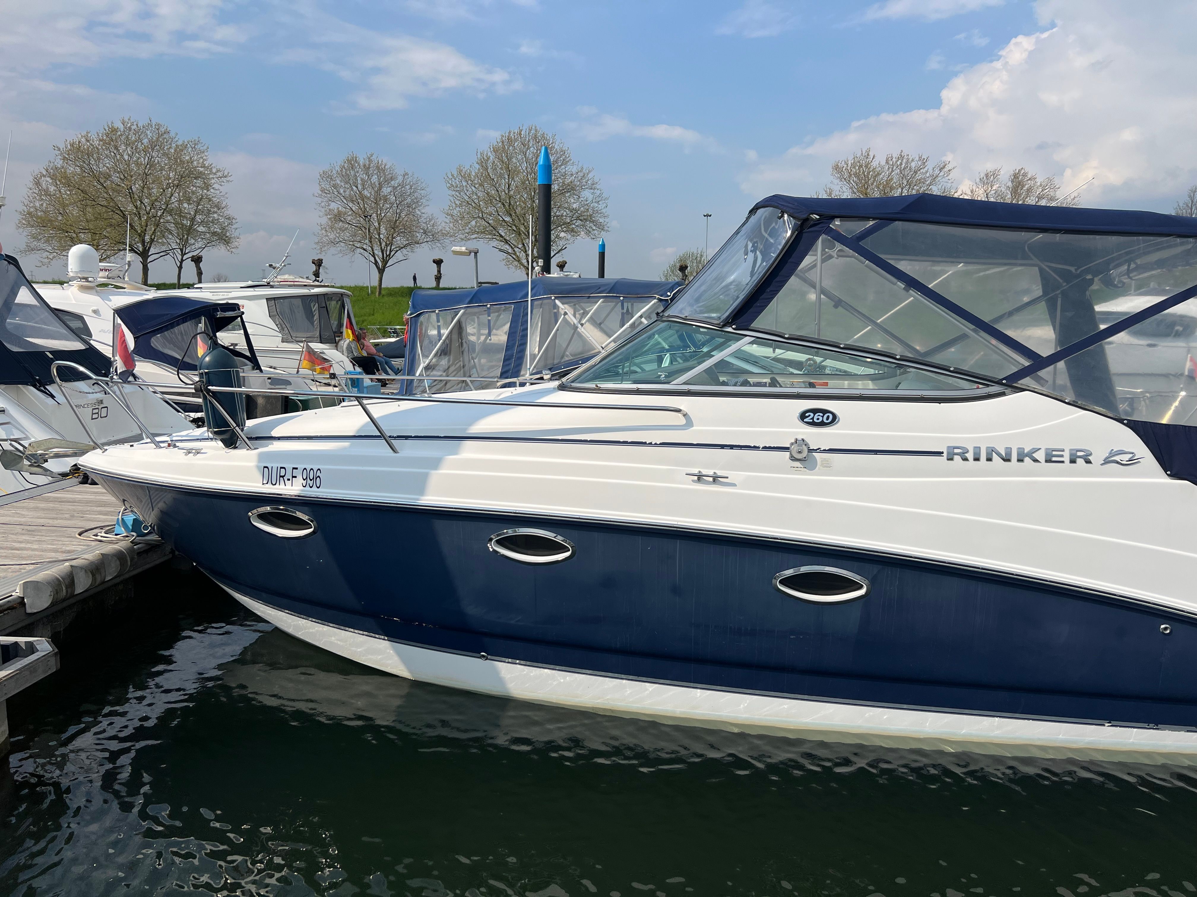2008 Rinker Rinker 260 Express Cruiser