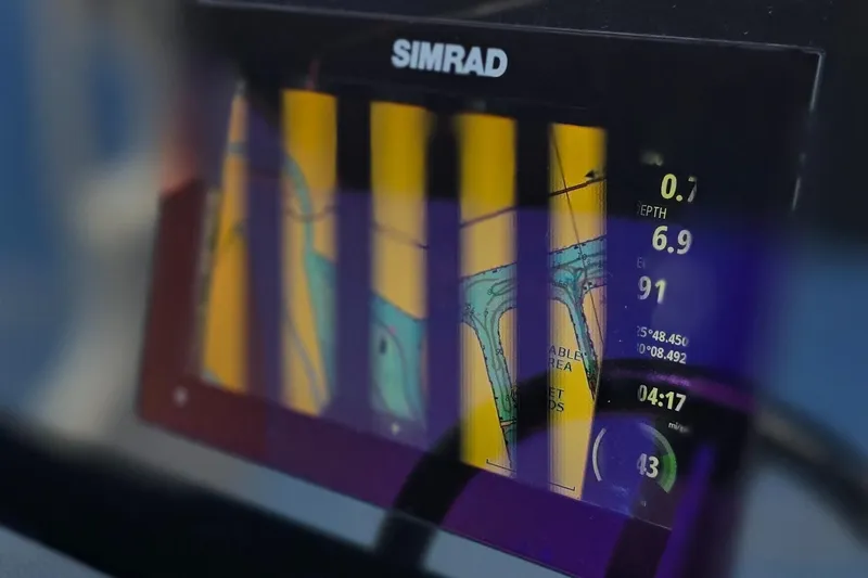  Yacht Photos Pics Simrad navigation display on 2019 Sea Ray SDX 290 Outboard boat.