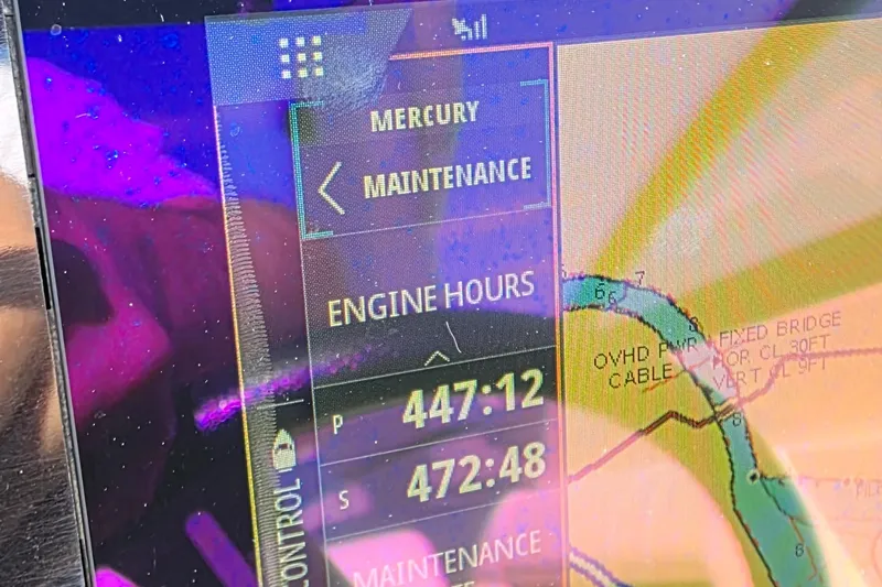  Yacht Photos Pics Display screen showing engine hours for 2019 Sea Ray SDX 290 Outboard.