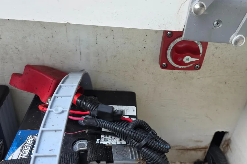  Yacht Photos Pics Battery compartment of 2019 Sea Ray SDX 290 Outboard with wiring and switch.