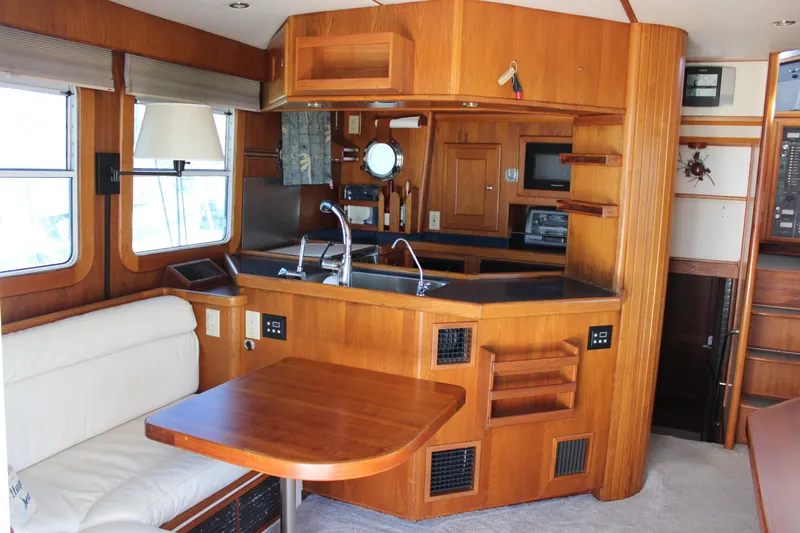 Alesha J II Yacht Photos Pics 