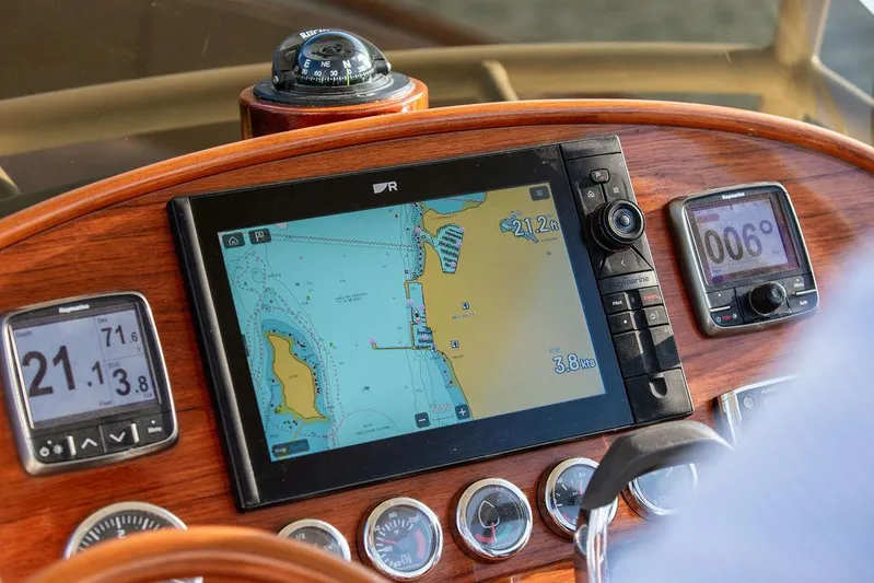 Cheetah Yacht Photos Pics 