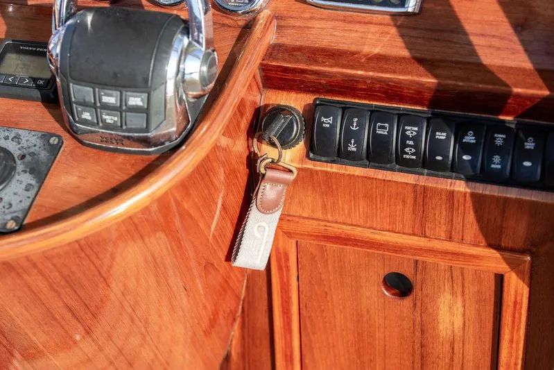 Cheetah Yacht Photos Pics 