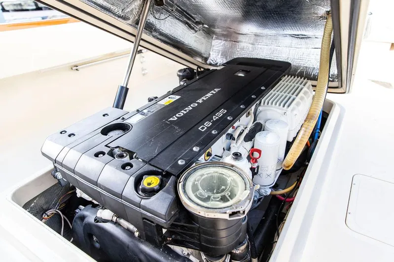 Cheetah Yacht Photos Pics 