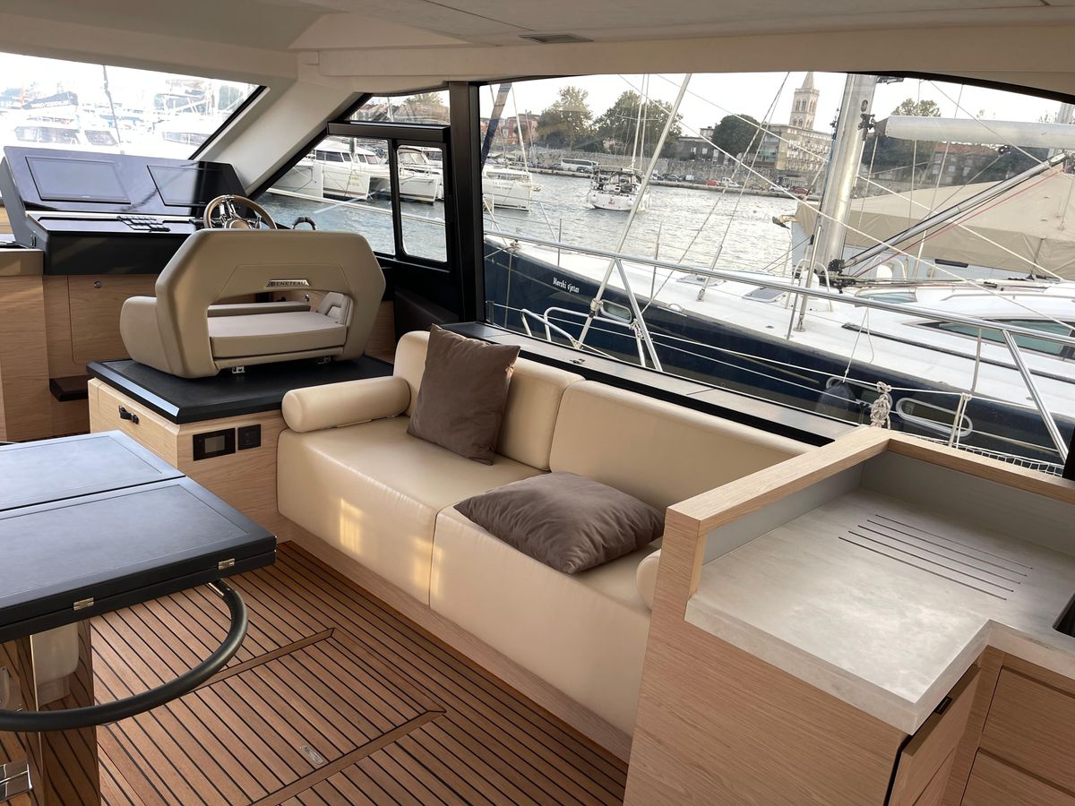 2022 Beneteau 53 