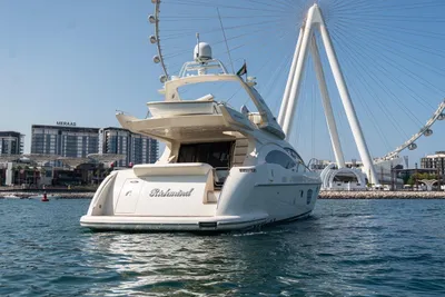 Azimut 68E