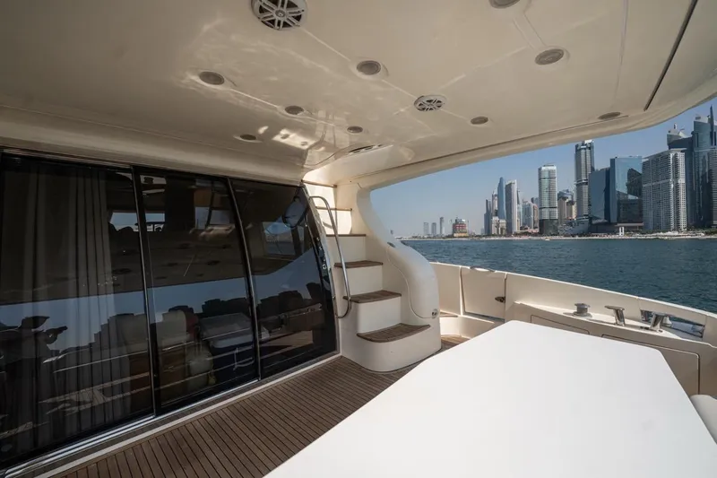Richmind Yacht Photos Pics Luxurious 2007 Azimut 68E yacht interior with city skyline view.