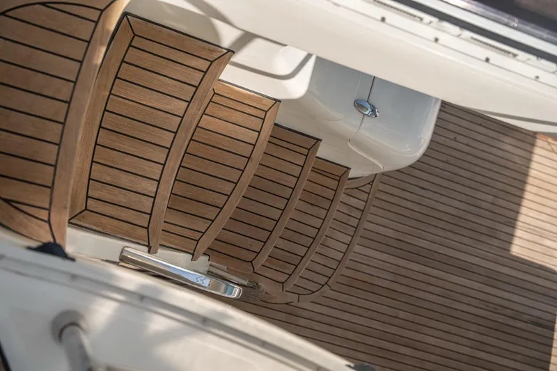 Richmind Yacht Photos Pics Teak steps and deck on a 2007 Azimut 68E yacht.