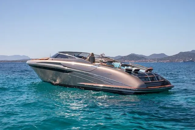 Dada Yacht Photos Pics 