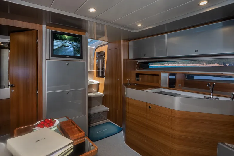 Dada Yacht Photos Pics 