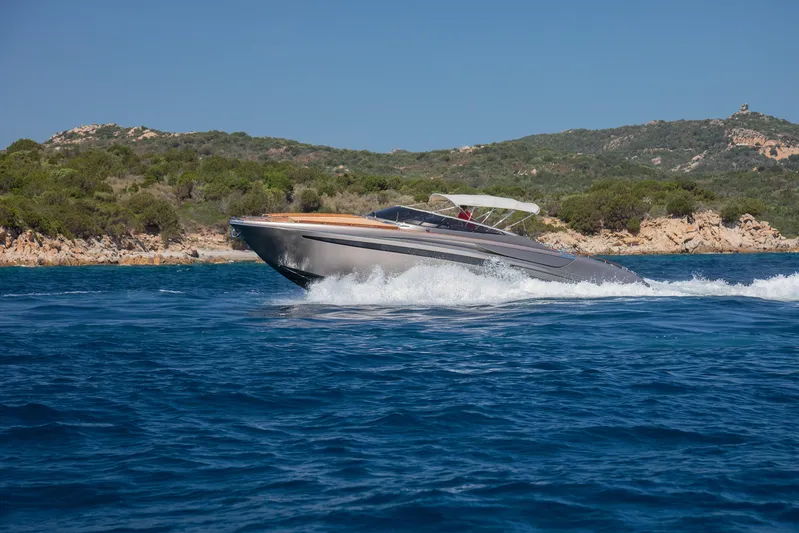 Dada Yacht Photos Pics 