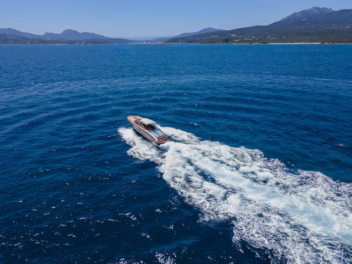 Dada Yacht Photos Pics 