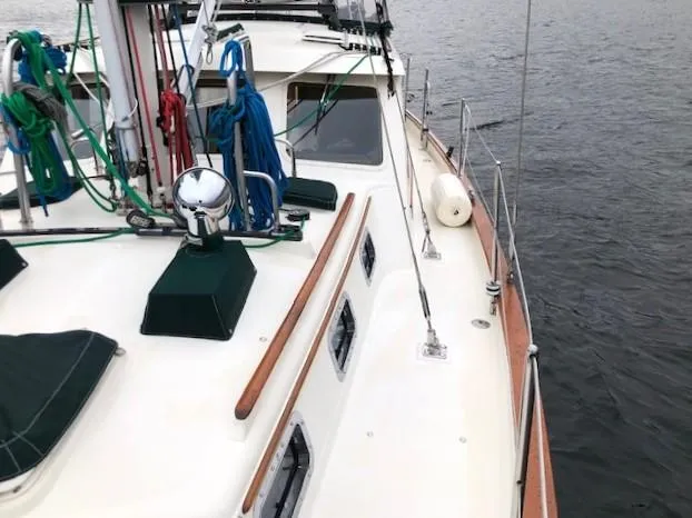  Yacht Photos Pics Port side deck aft view