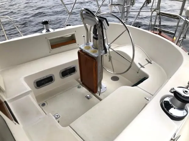  Yacht Photos Pics Cockpit port settee - helm