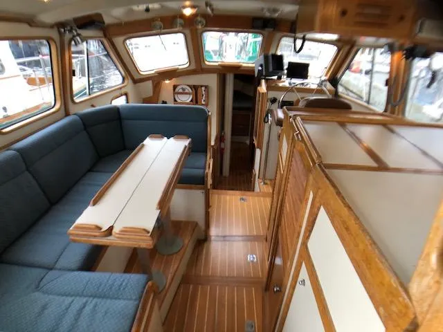  Yacht Photos Pics Main salon fwd view