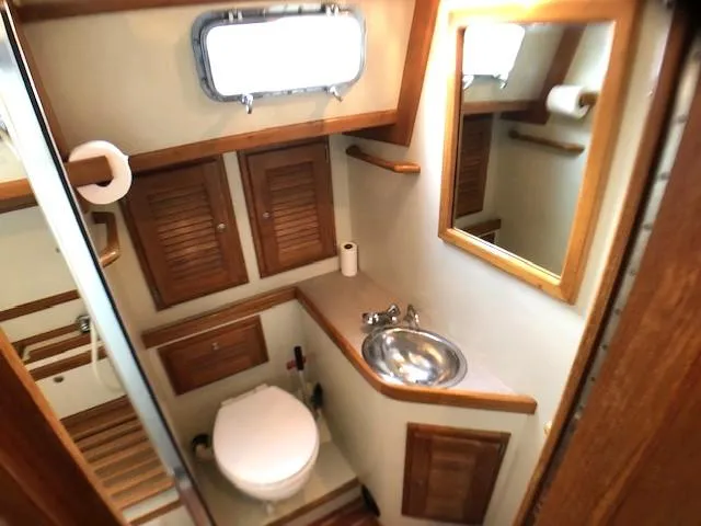  Yacht Photos Pics Head