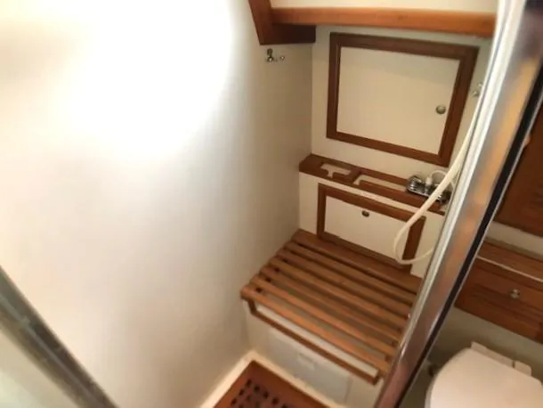  Yacht Photos Pics Separate shower