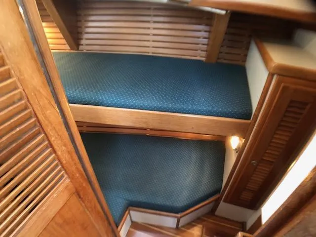  Yacht Photos Pics Guest cabin entry