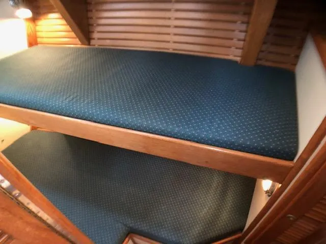  Yacht Photos Pics Guest berths