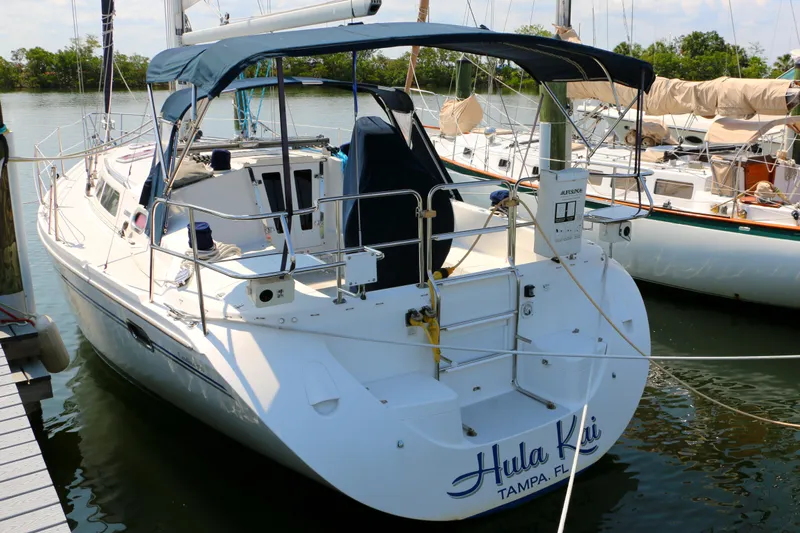 Hula Kia Yacht Photos Pics 