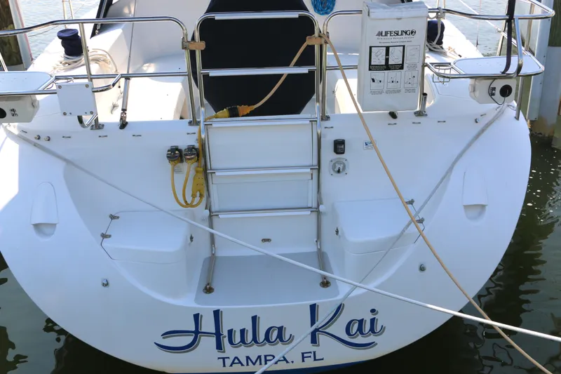 Hula Kia Yacht Photos Pics 