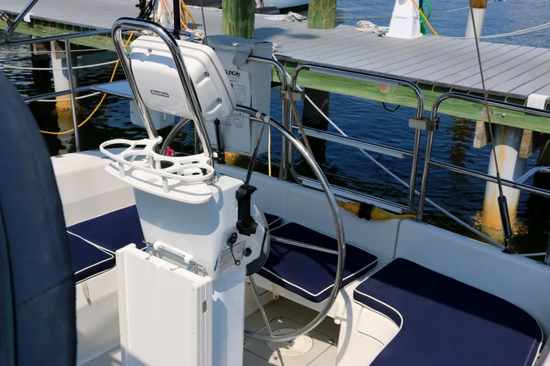 Hula Kia Yacht Photos Pics 