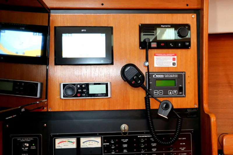 Hula Kia Yacht Photos Pics 