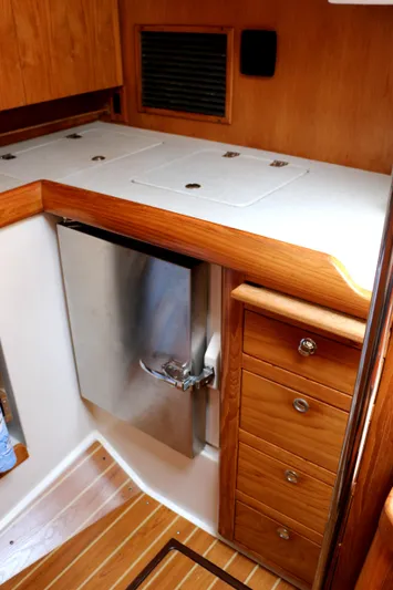 Hula Kia Yacht Photos Pics 