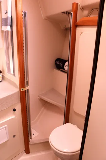 Hula Kia Yacht Photos Pics 