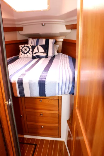 Hula Kia Yacht Photos Pics 