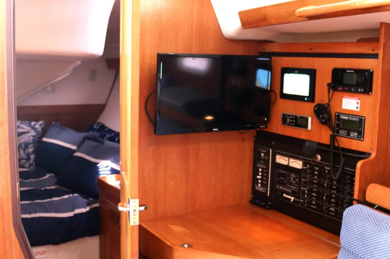 Hula Kia Yacht Photos Pics 