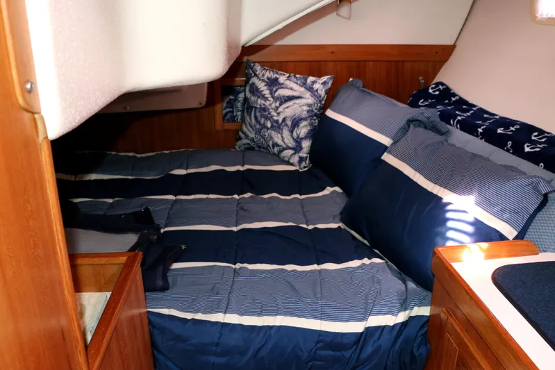 Hula Kia Yacht Photos Pics 