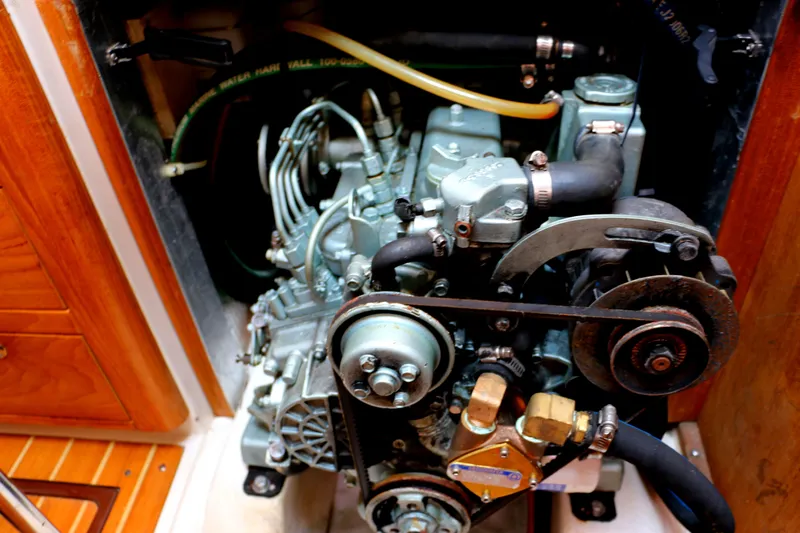 Hula Kia Yacht Photos Pics 