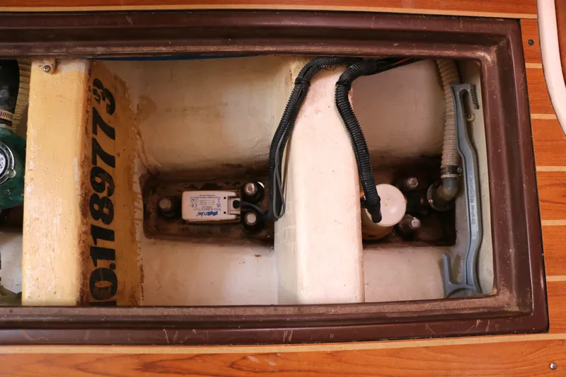 Hula Kia Yacht Photos Pics 