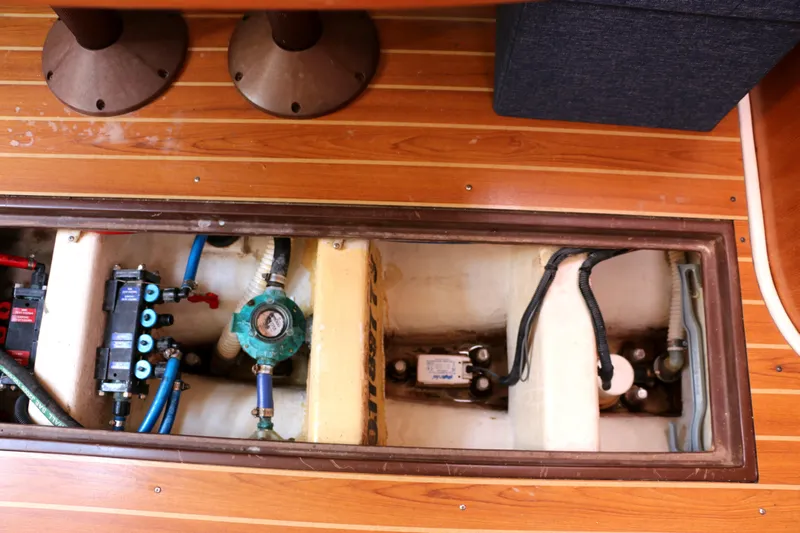 Hula Kia Yacht Photos Pics 