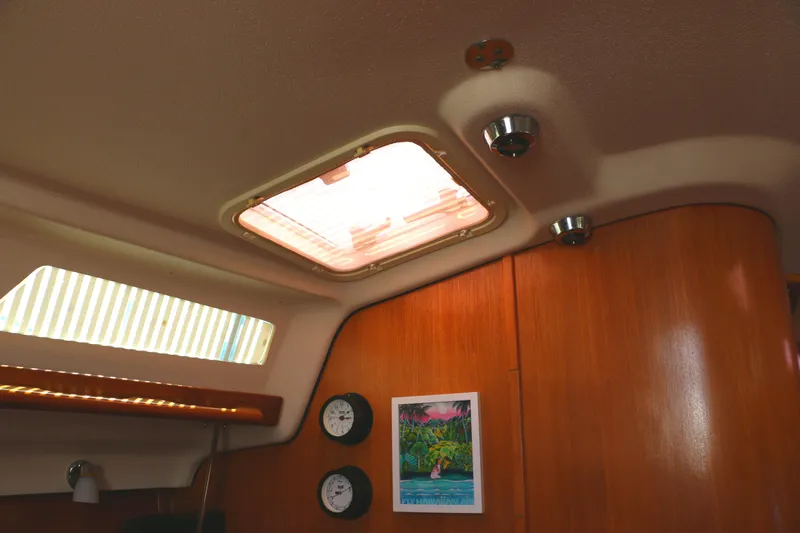 Hula Kia Yacht Photos Pics 