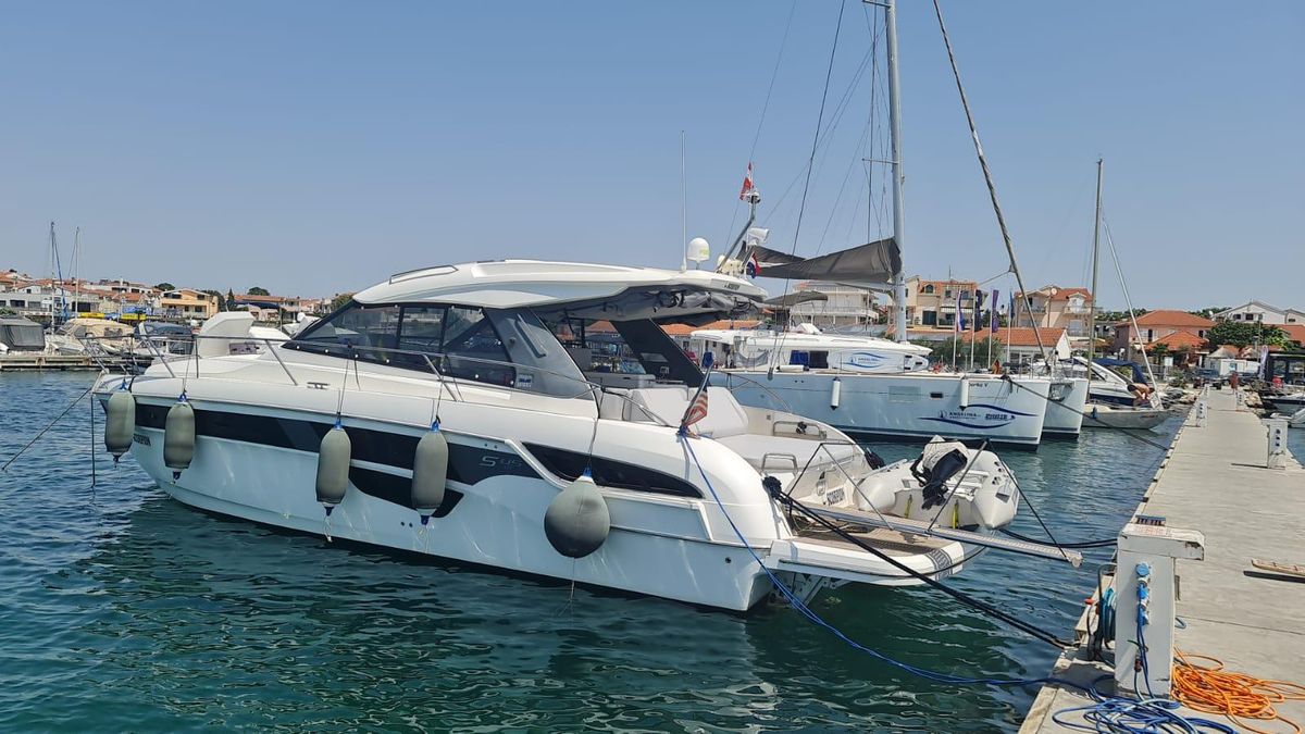 2018 Bavaria 48 