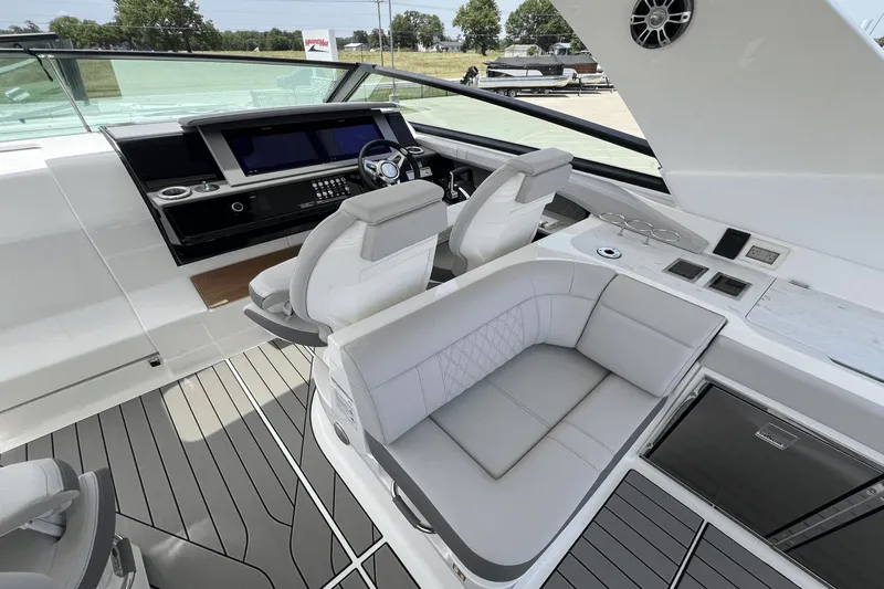 Slx 400 Yacht Photos Pics 