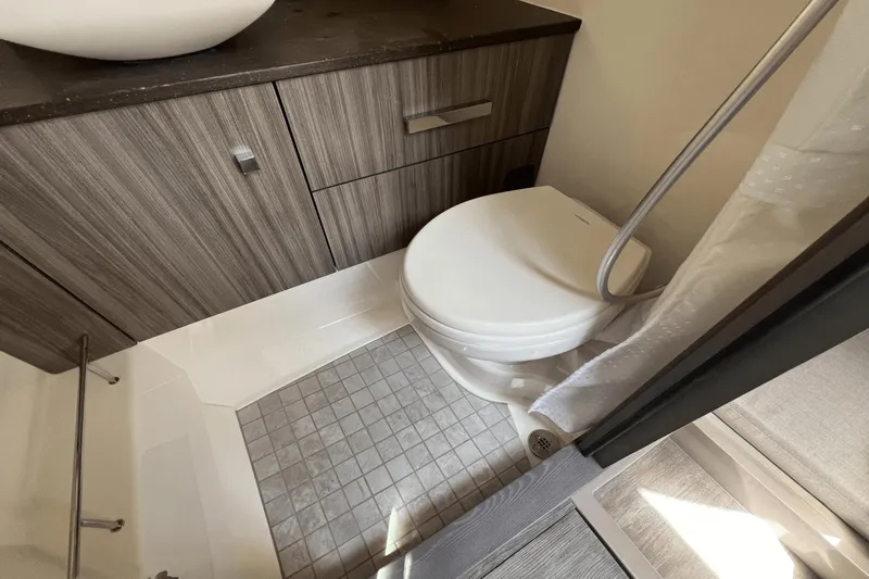 Slx 400 Yacht Photos Pics 