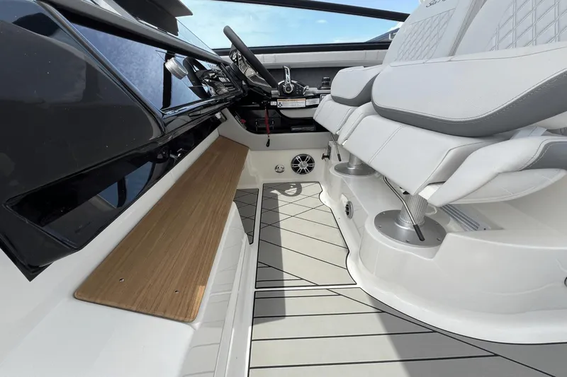 Slx 400 Yacht Photos Pics 